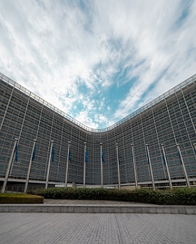 EU calls for vigilance on screening of foreign direct investment
